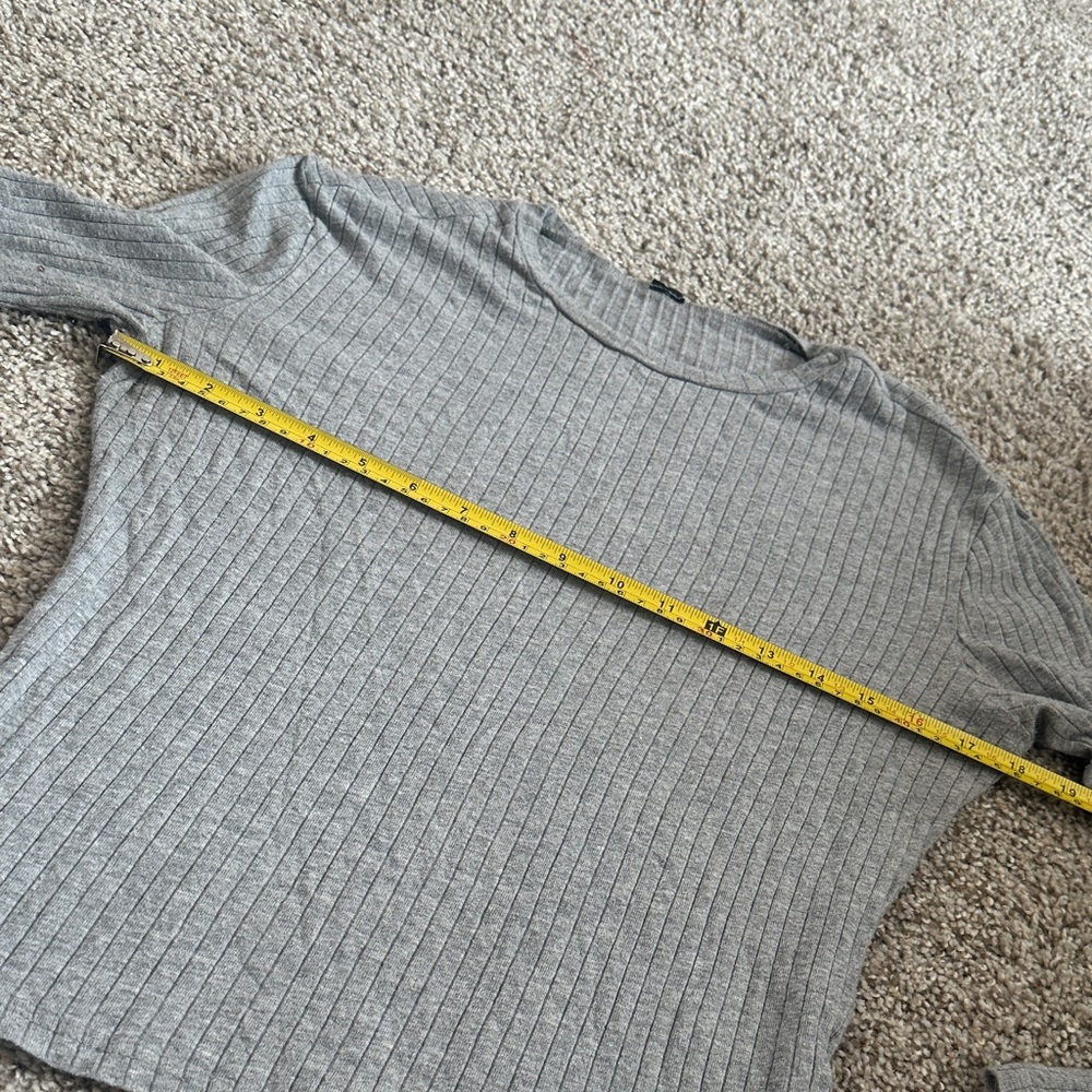 Gray Ribbed Long Sleeve Top - Picture 4 of 6